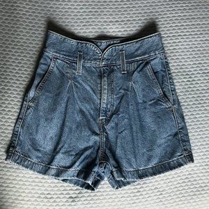 Levi's Women's High-Rise Mom Shorts Size 25 Puff Piece